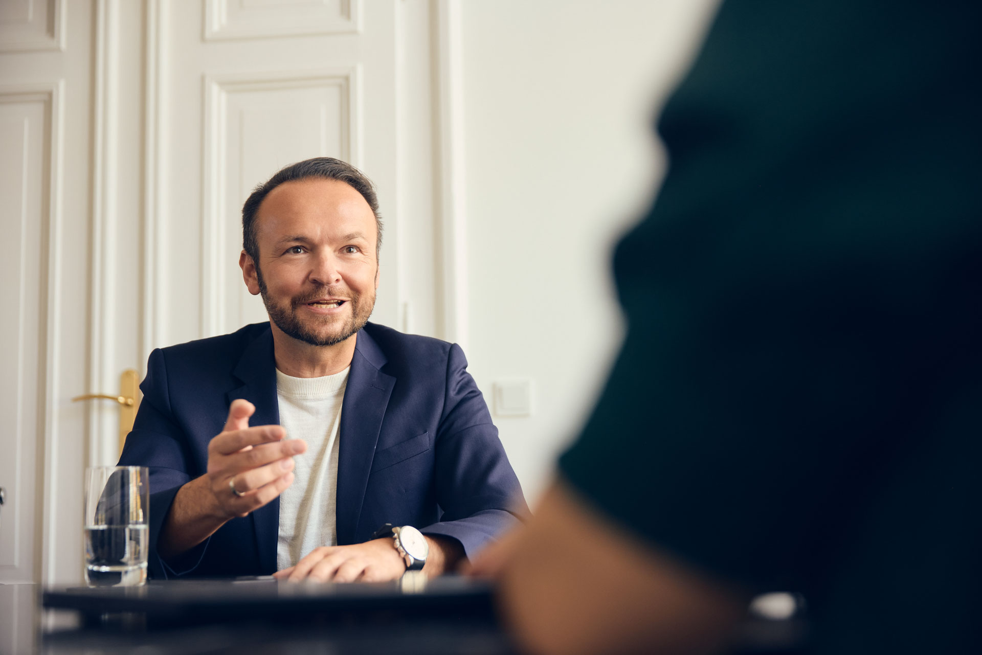 MW211025-BANKSapi2122-web-l