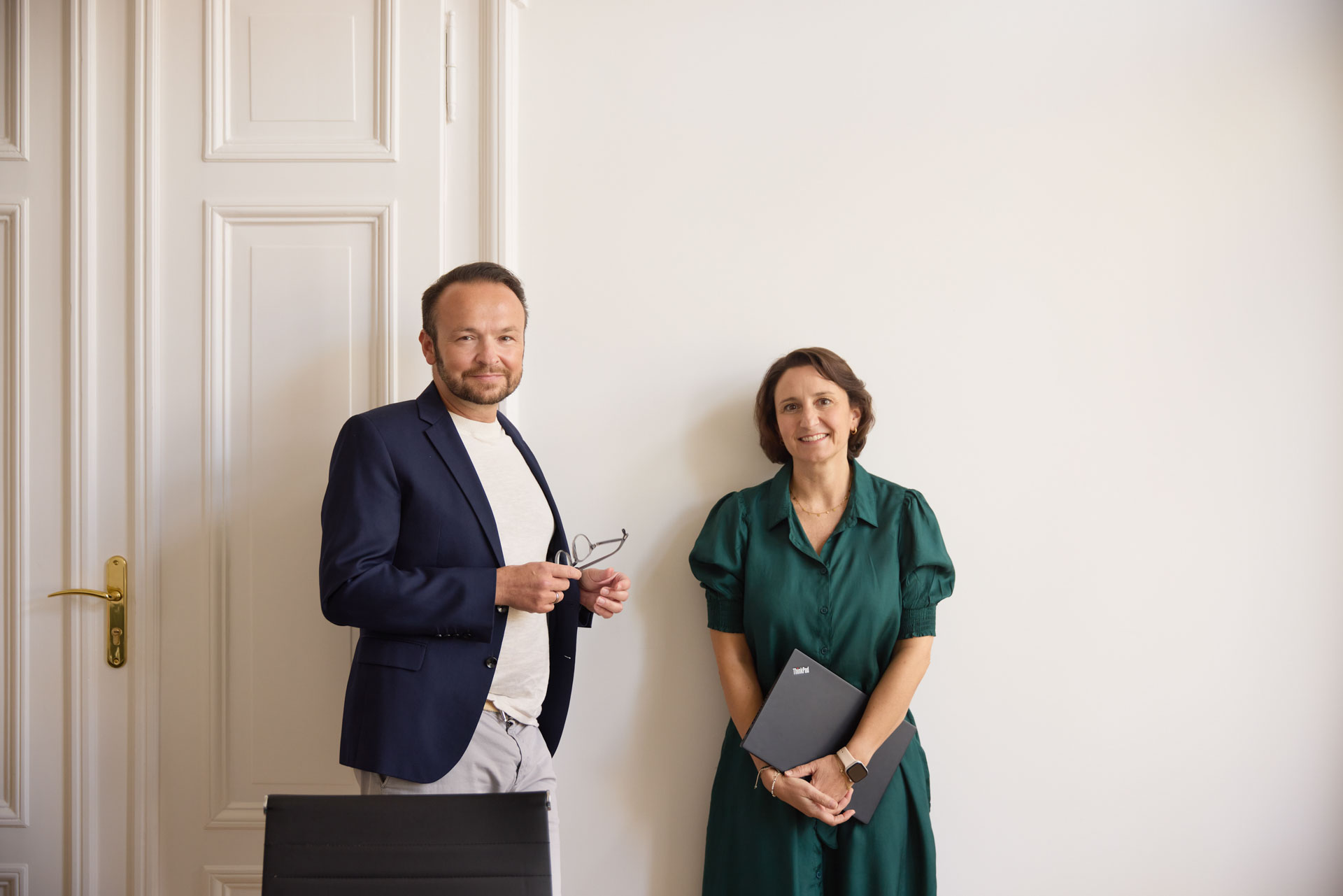 MW211025-BANKSapi2187-web-l